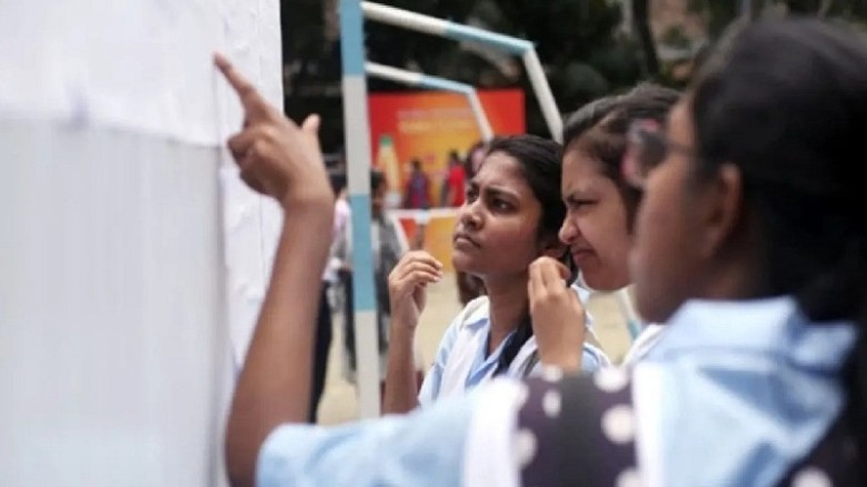 যে কারণে এইচএসসি পাসের ধস