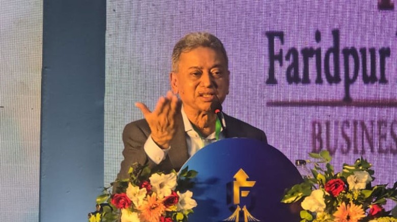 অর্থনীতির ‘গণতন্ত্রায়ণ’ হবে, বিএনপি এখন জনগণের কাছে যাবে: আমীর খসরু