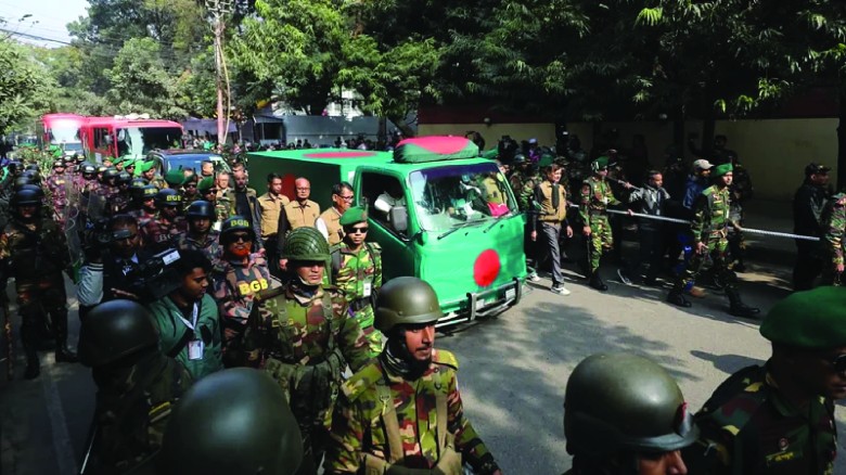 মানিক মিয়া অ্যাভিনিউয়ে নেওয়া হচ্ছে খালেদা জিয়ার মরদেহ